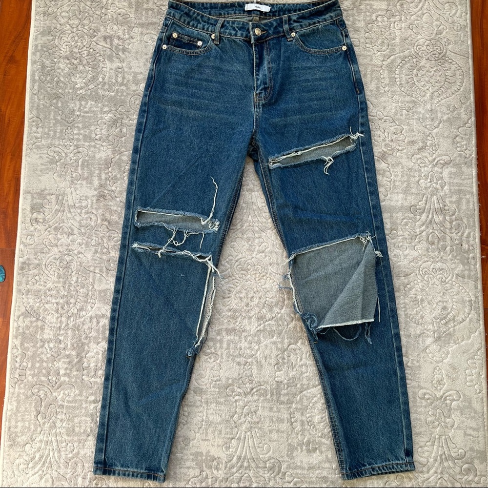 Adika Ripped Jeans